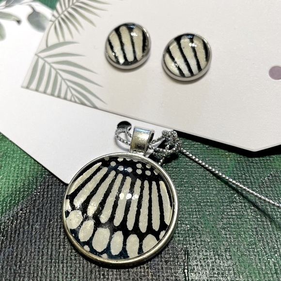 Handmade Glass Dome Earrings & Pendant set - Picture 9 of 13